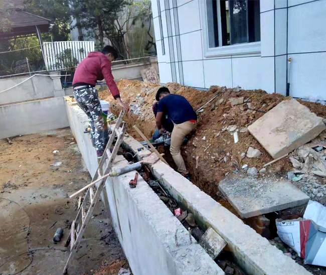 花都南航碧花園泳池工程施工中